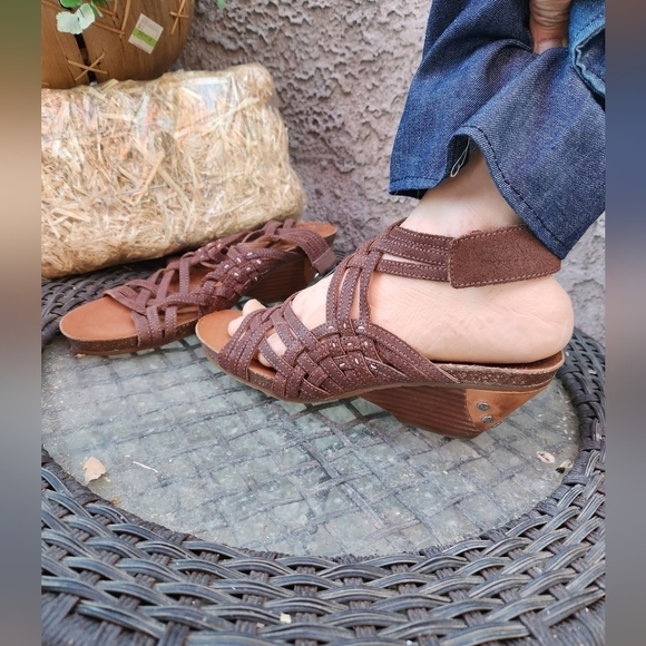 OTBT St Joseph Wedge Sandal  Brown Tan Leather Strappy Studded Gladiator - Picture 7 of 14